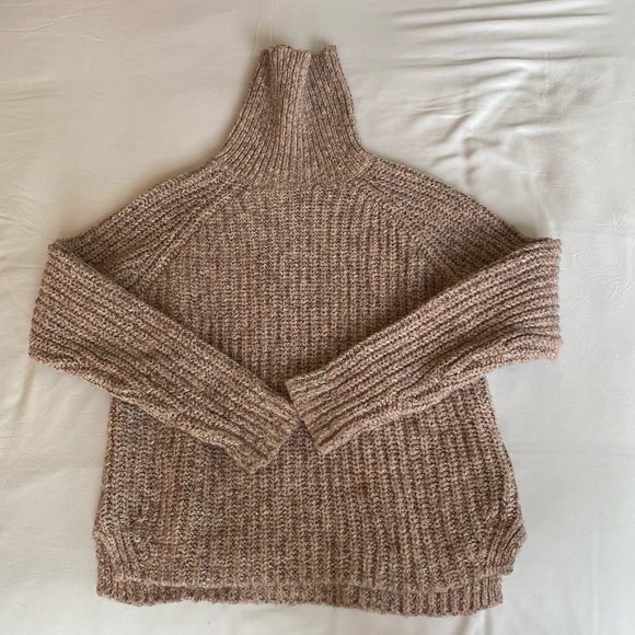 Chunky Pink/Mauve Abercrombie Turtleneck - Picture 2 of 3